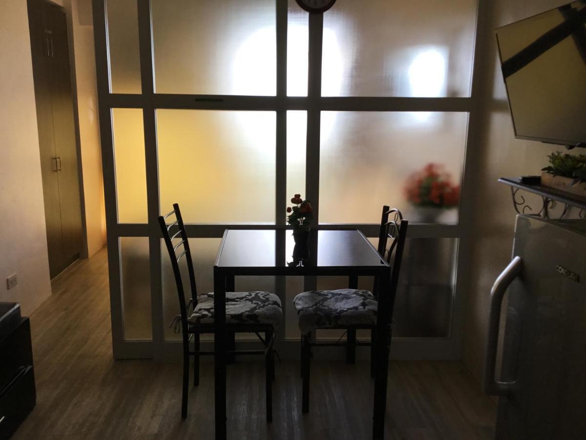 Condominium With Swimming Pool And Viewing Deck Tagaytay City Extérieur photo