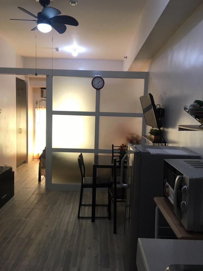 Condominium With Swimming Pool And Viewing Deck Tagaytay City Extérieur photo