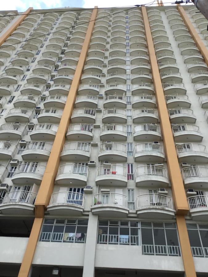 Condominium With Swimming Pool And Viewing Deck Tagaytay City Extérieur photo